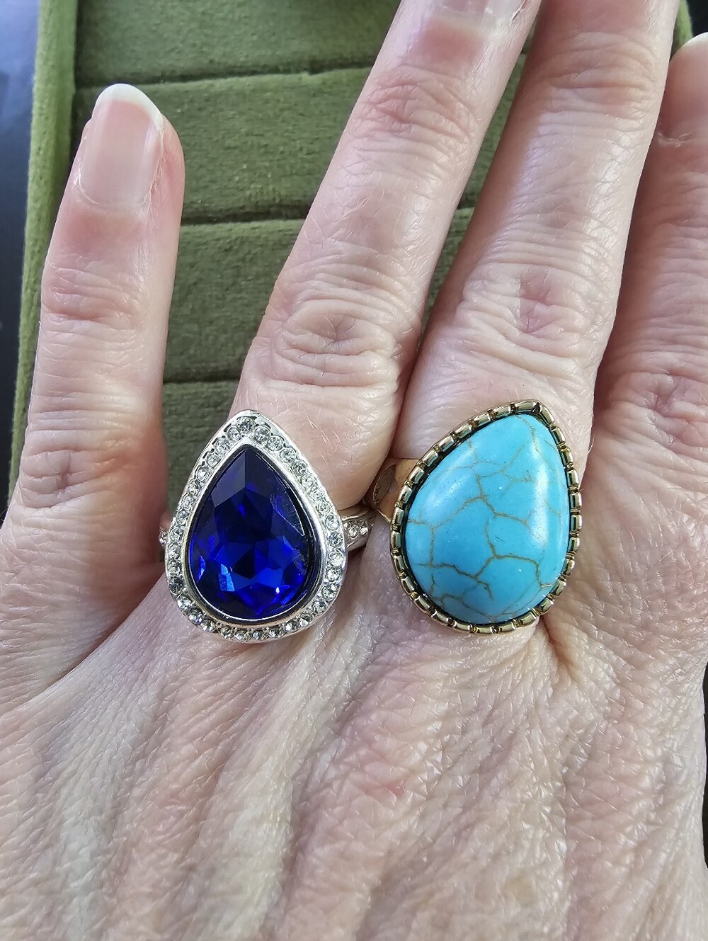 2 Avon Rings - Picture 2 of 3